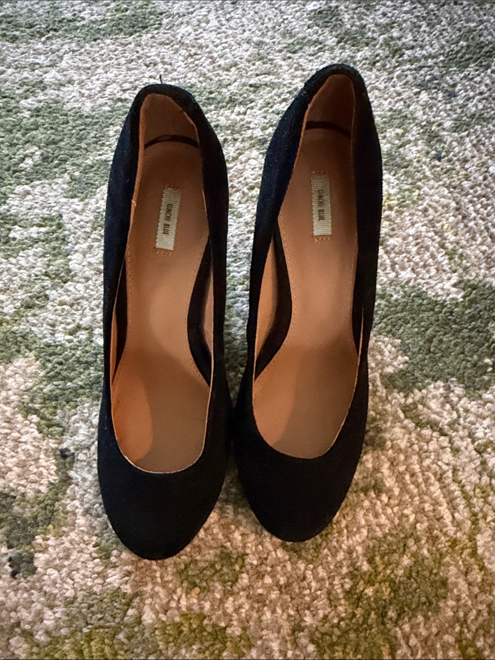 Kimchi Blue Black Suede Round-Toe Pumps